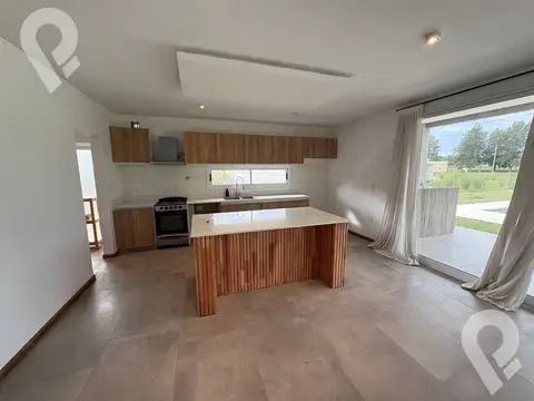 Casa en Alquiler de 4 dormitorios