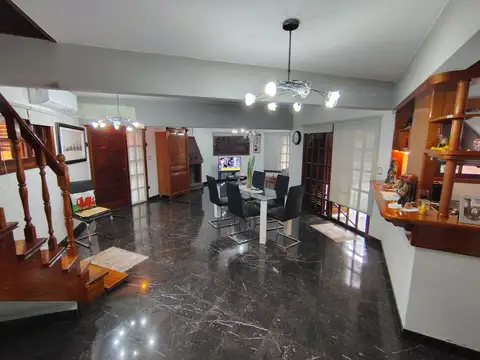 Avenida Ingeniero Jorge Duclout 400