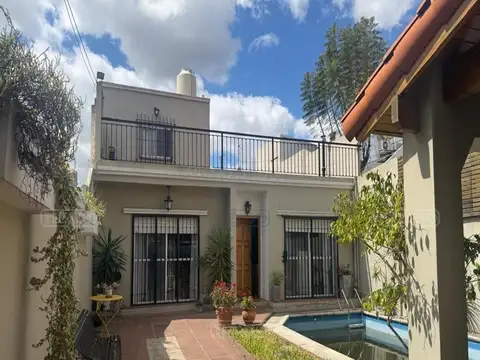 Casa 5 ambientes con 2 baños