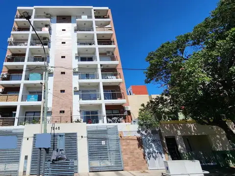 Impecable monoambiente con cochera en Caseros