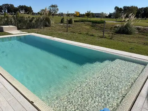 Casa en Venta en El Cantón - Barrio Golf, USD 350.000