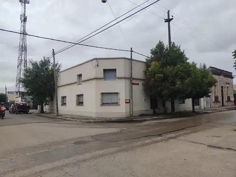 Casa 5 ambientes con 2 baños