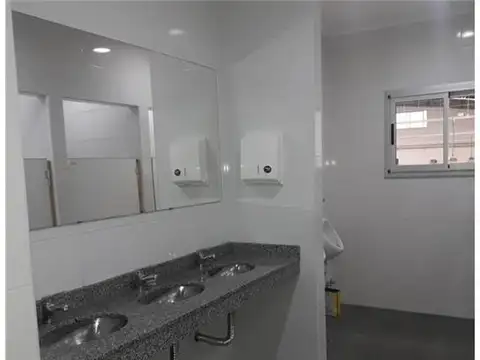 Local en Venta en Lomas De Zamora, USD 1.650.000