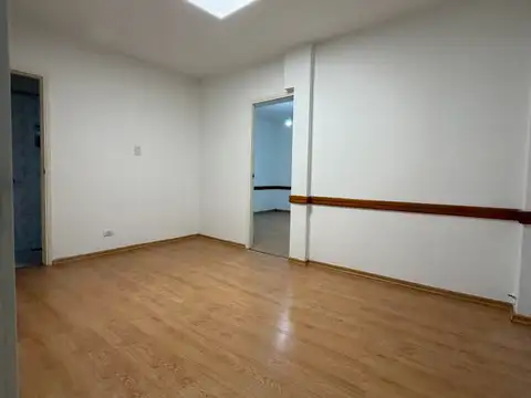 Oficina 3 ambientes con 1 baño