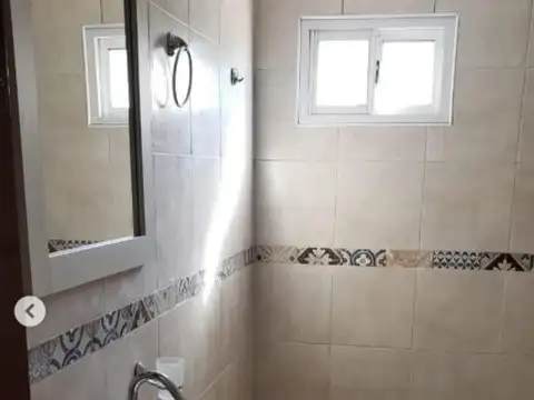 Casa de tres dormitorios en Andino. Excelente ubicación en entorno natural