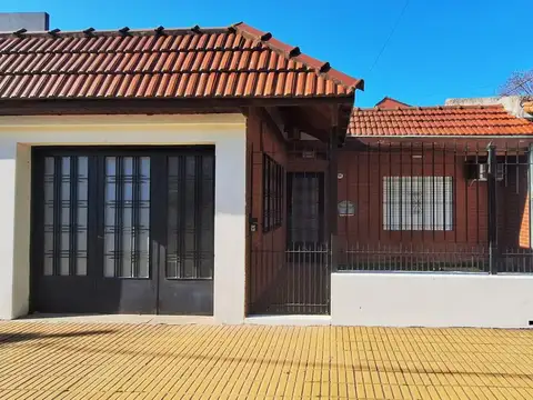 VENTA CASA * 2 DORM + PATIO + GARAJE + APTO CREDITO