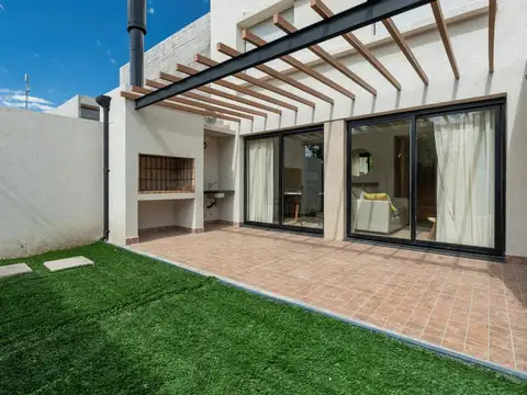 Av. Bernardo Houssay al 4700 - Las Calandrias