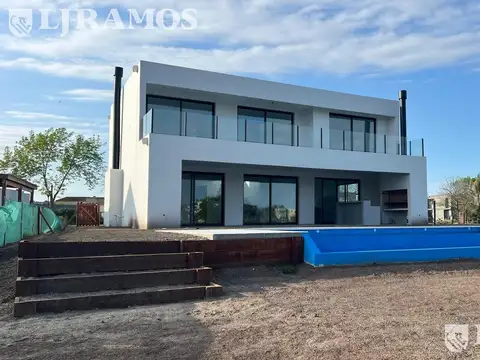 Casa en Venta en El Cantón - Barrio Golf, USD 425.000