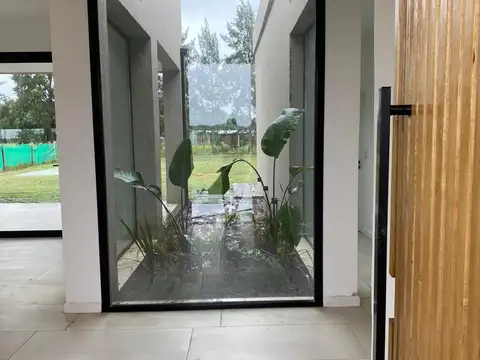 Casa en Venta en Countries y Barrios Cerrados en Campana, USD 195.000