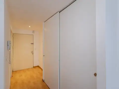 VENTA MONOAMBIENTE CON COCHERA Y PARRILLA AV BOEDO