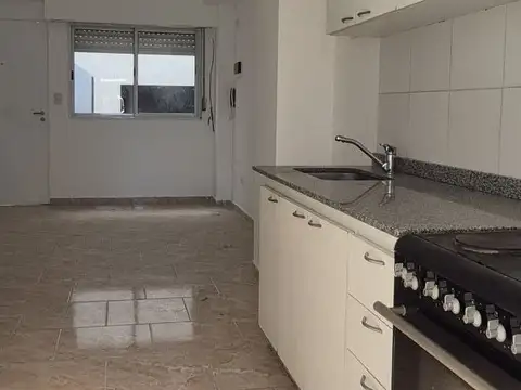 Frugone 4200, Piso PB