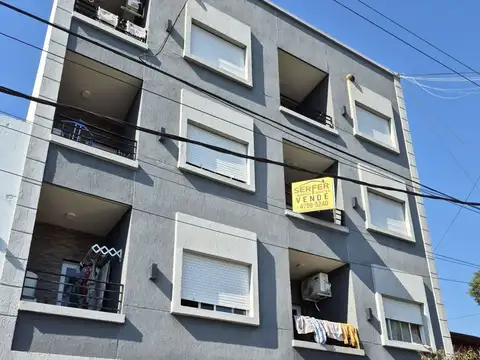 VENDO DEPTO 2 AMBIENTES CON PARQUE- CASEROS