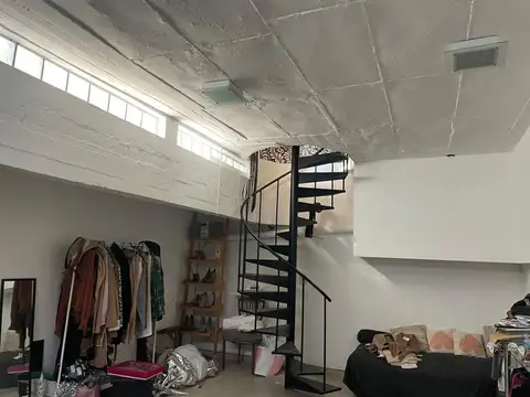LOCAL COMERCIAL EN VENTA LA PLATA CON DEPOSITO