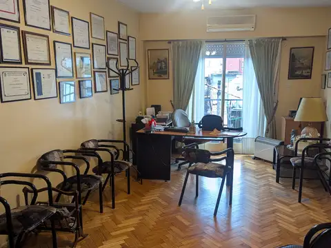 Venta dos ambientes contrafrente  Ap /profesional Colegiales