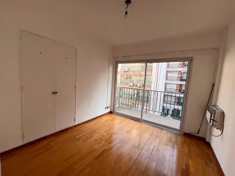 Presidente José Evaristo Uriburu 1000, Piso 7