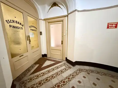 Oficina en Alquiler 105 años