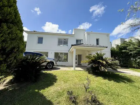 Casa en Venta en San Isidro Labrador Apto Crédito