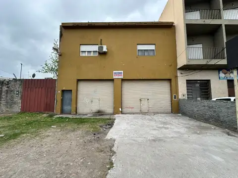 2 LOCALES COMERCIALES UNIFICADOS CON DEPOSITO