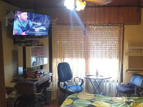 Casa 2 ambientes con 1 baño