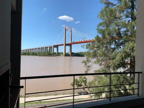 Dúplex con vista al río, cochera y amenities