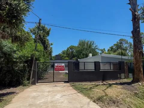 Venta casa de 2 dormitorios con pileta en Roldán, Santa Fe. Limite con Funes