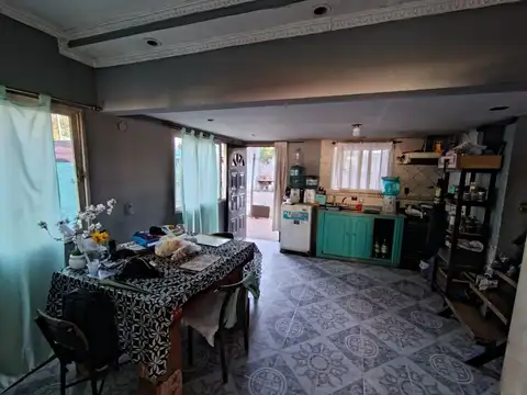 Casa 2 ambientes con 1 baño
