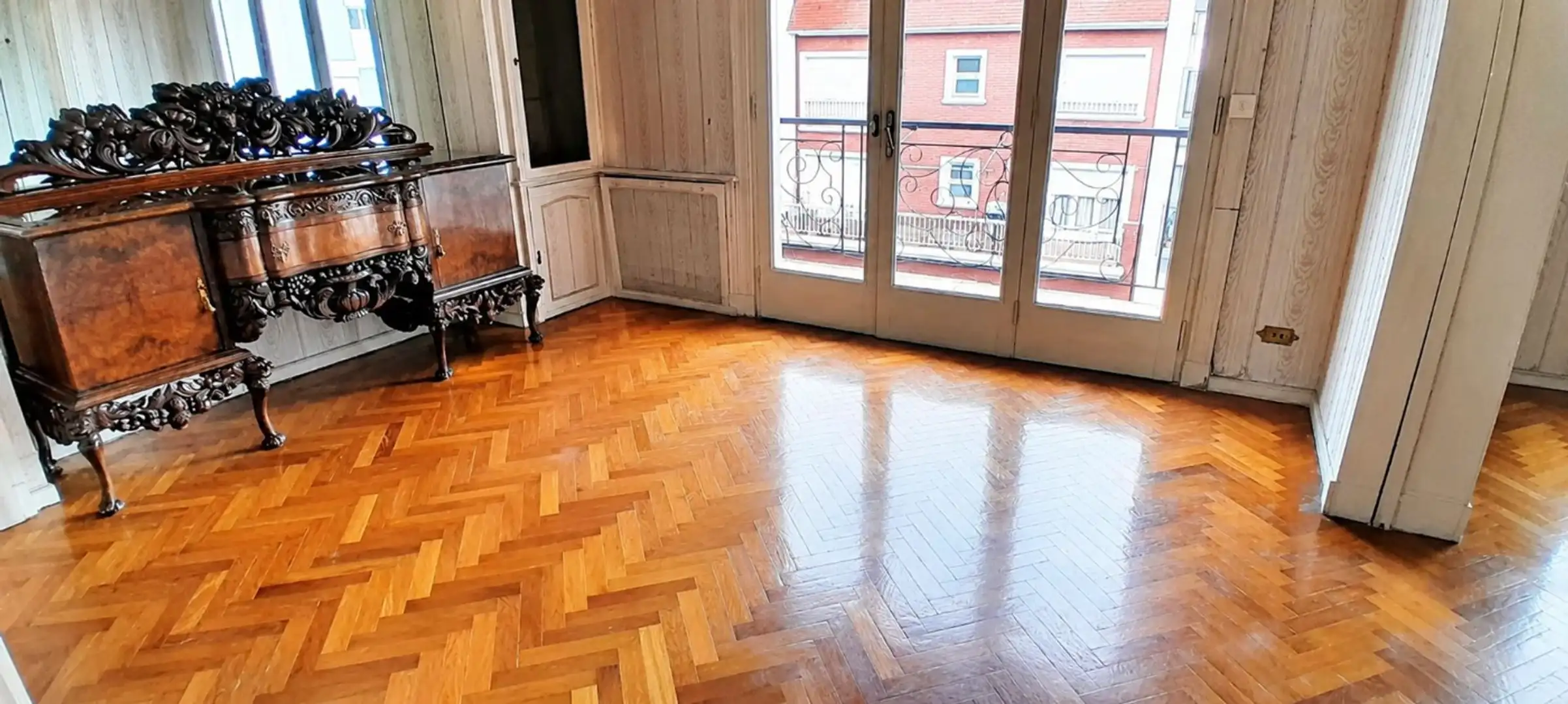 VENTA SEMIPISO 4 AMB + DEP. Y COCHERA - CENTRO