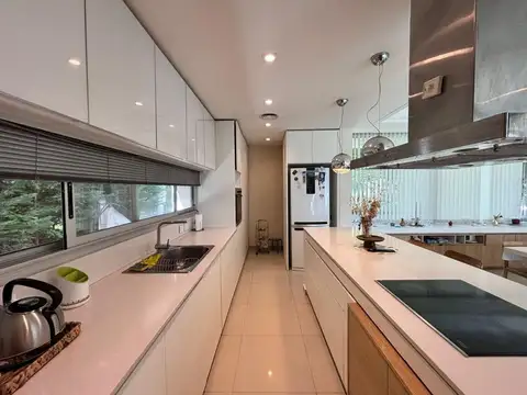 Venta de casa de 3 dormitorios en barrio cerrado