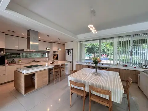 Casa en Venta en Los Hornos, USD 319.900