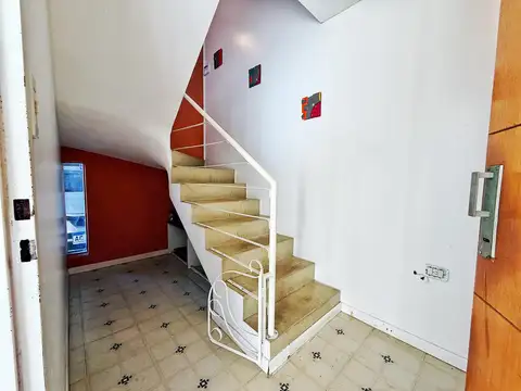 triplex calle  73 entre 17 y 18   2 dormitorio-cochera-frente
