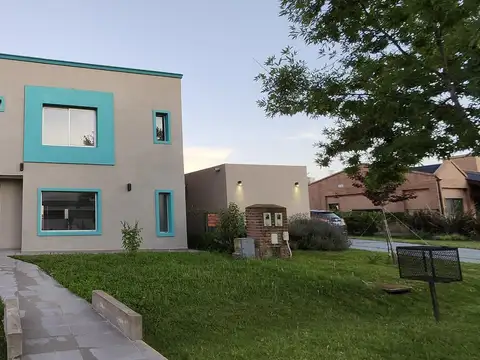 Barrio Laguna Azul  casa 173