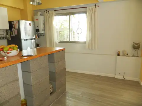 Depto Tipo Casa 4 ambientes con 2 baños