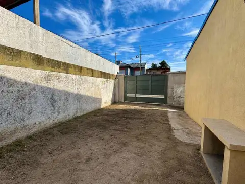Casa 3 ambientes con 1 baño