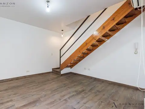Depto Tipo Casa 2 ambientes con 1 baño