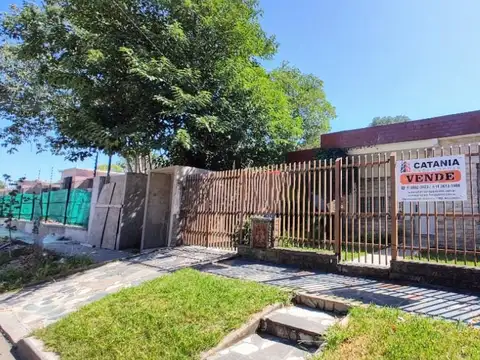 Muy linda zona, casa en lote propio de 3 amb.
