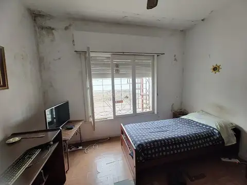 Muy linda zona, casa en lote propio de 3 amb.