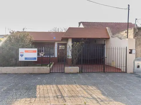 GRAN CASA EN BANFIELD ESTE!