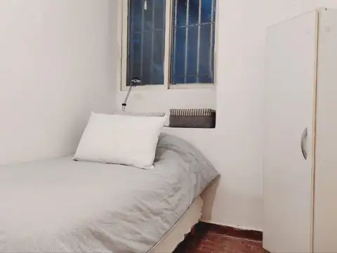 Ayacucho 800 PB - 4 Amb con patio.