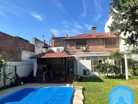 CASA 6 AMB. Ramos Mejía - zona colegio Don Bosco