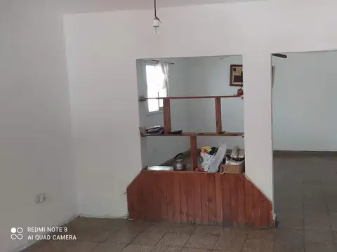 Venta- Casa de 2 dormitorios-patio- con departamento externo