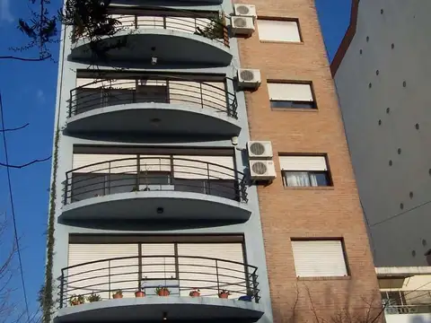 Amplio 2 AMB AL Frente. Semipiso