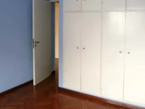 Departamento en Alquiler en Coghlan, $ 700.000