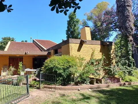 Blanco Encalada 1800