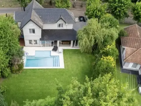 Casa en Venta en Solar Del Bosque, USD 269.000