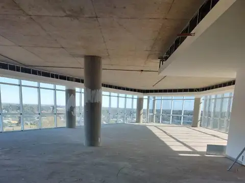 Oficina en Alquiler con 3 cocheras