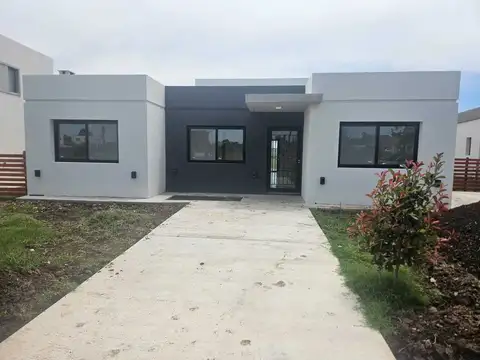 Casa en Venta en Pilar Del Este, Countries y Barrios Cerrados en Pilar