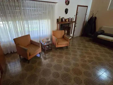 VENTA CASA 4 AMB CON PARQUE COCH Y QUINCHO QUILMES