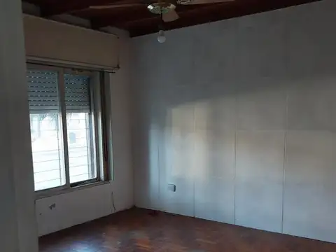 Depto Tipo Casa 4 ambientes con 2 baños