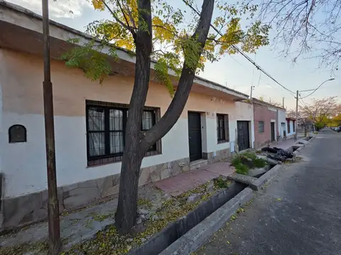 Venta de casa a reciclar en Dorrego