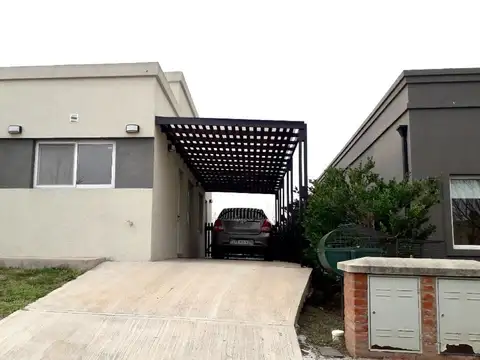 Casa en venta con muebles en Santa Elena, Pilar del Este